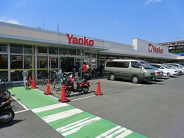 スーパー 787m ヤオコー浦和大久保店