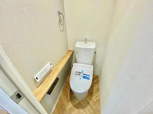 ≪トイレ≫ ウォシュレット機能付きのトイレです。
