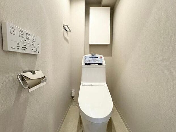 ≪トイレ≫ 温水洗浄便座のトイレです。