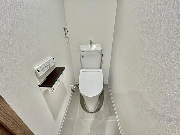 清潔感のある白で統一されたトイレ☆