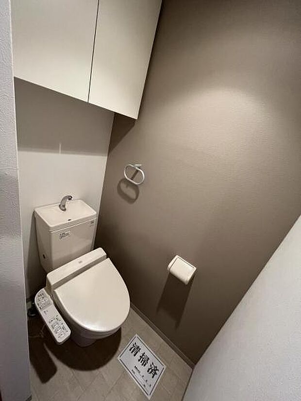 トイレはもちろんウォシュレット付きです。