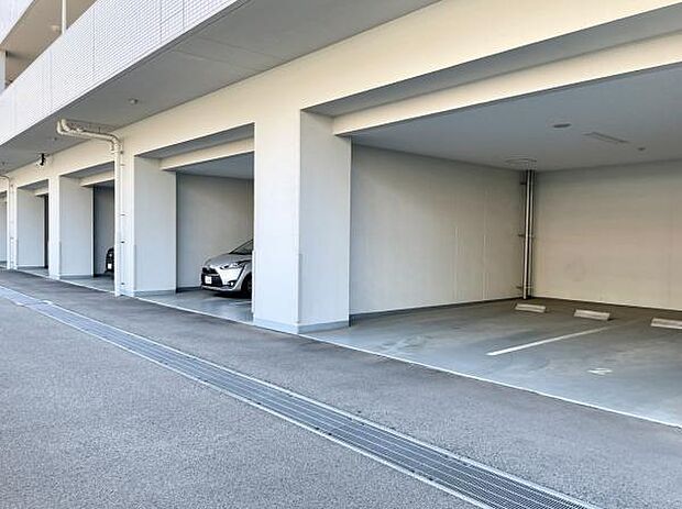 ◆平面駐車場(月額13000円〜21000円)