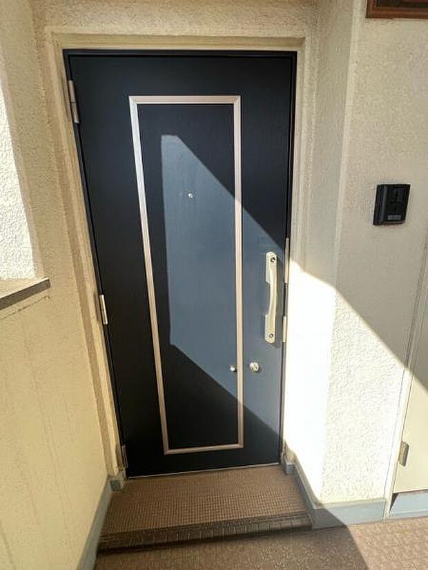 玄関ドアも改修歴あります。