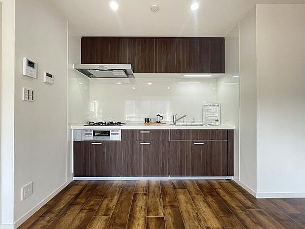空間効率がよく、お部屋を広々と使える壁付けキッチン