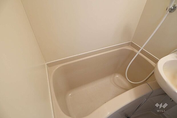 浴室［2024年4月22日撮影］清潔感のあるお風呂。1日の疲れを癒すことができます。