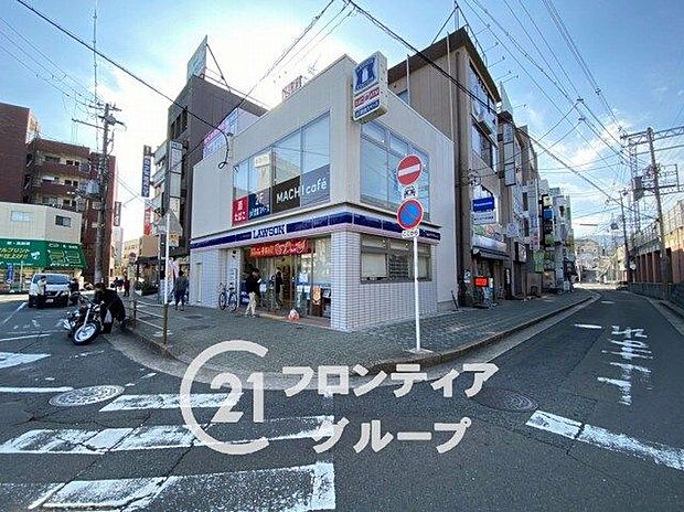 コンビニ ローソン　近鉄富雄駅前店 1200m