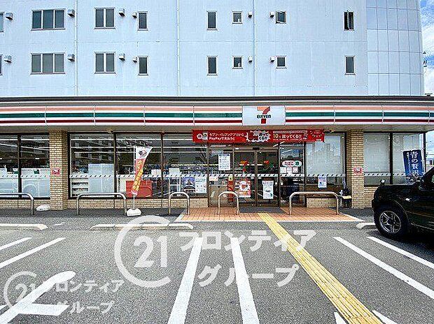 セブンイレブン奈良大宮町4丁目店 徒歩3分。 210m