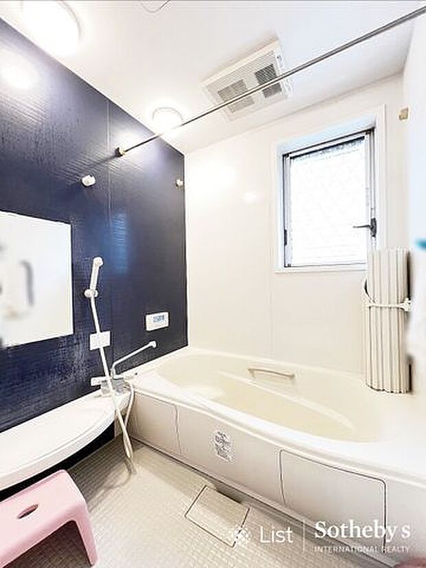 ◆浴室◆浴室乾燥機付きのバスルームになりしっかり換気ができ浴室内を清潔に保てます！湿気をなくして乾燥させる事でカビの発生も予防する事ができるのが特徴です！