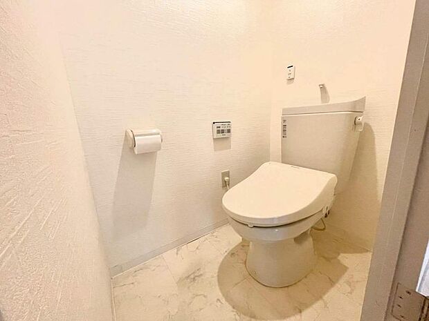 清潔感あふれるトイレ。