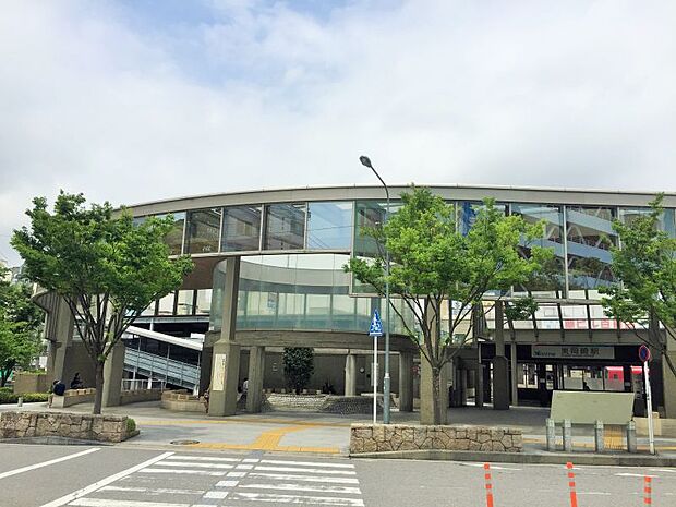 東岡崎駅　約1322m　徒歩約17分　通勤・通学の乗換にも便利な駅です。