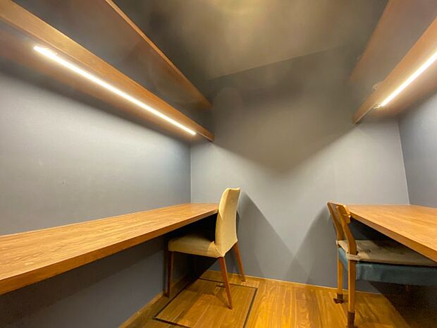 増築部分にある書斎では、自分だけのプライベート空間を確保！