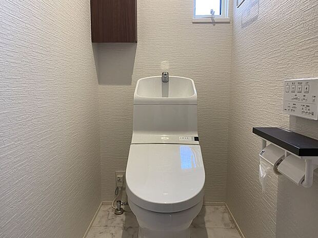 【トイレ】各階にあるトイレは重なりやすい朝の時間帯も安心ですね。