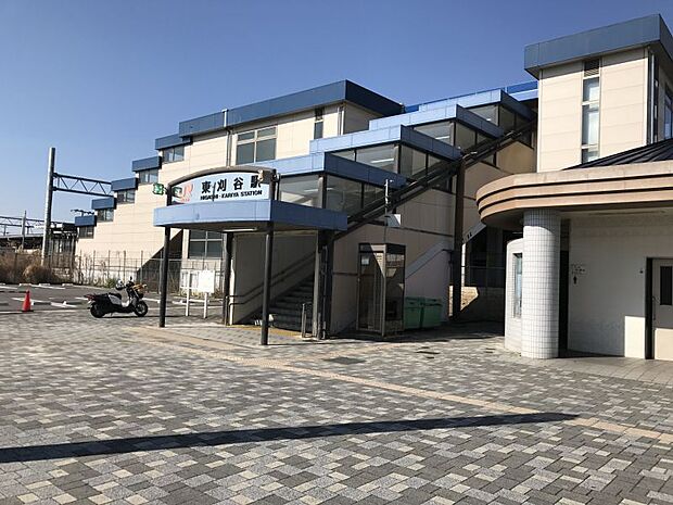 JR東海道本線「東刈谷」駅約560ｍ（徒歩約7分）駅そのものは刈谷市域、駅北口は安城市の市境に近く、さらに北へ約500ｍ行くと知立市に入り、3市で利用が可能な駅です。