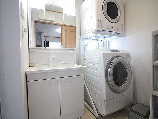 洗面所：室内洗濯機置き場