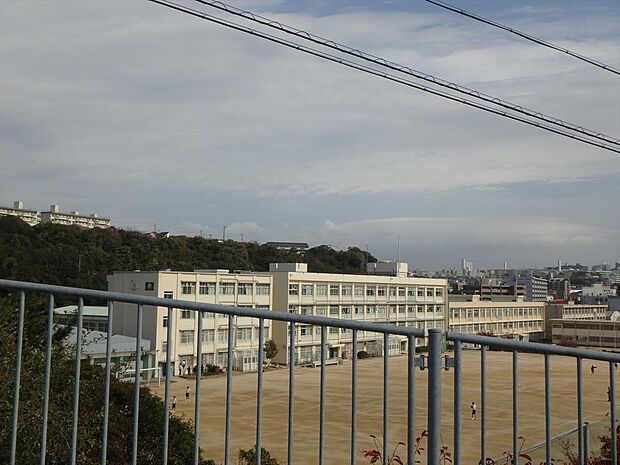神戸市立舞子中学校まで343m
