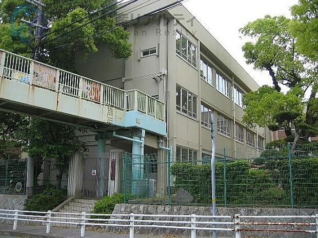 神戸市立名谷小学校 徒歩17分。 1320m