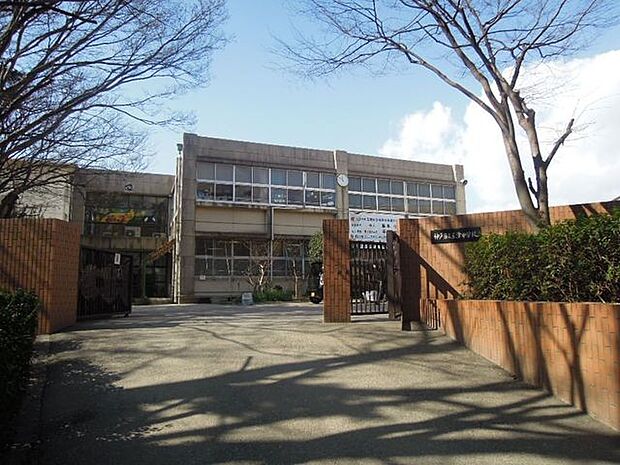 神戸市立玉津中学校 徒歩33分。 2610m