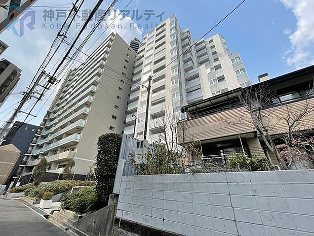新神戸アパートメント(2SLDK) 2階の外観