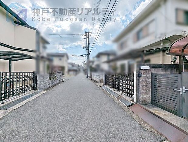 神戸市立乙木小学校徒歩5分。340ｍ神戸市立垂水東中学校徒歩6分。430ｍ