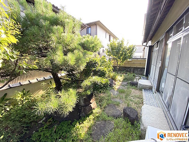 【庭】◆お庭ありますよ♪天気の良い日に広縁に座ってゆっくりとした時間を過ごすのもいいですね♪