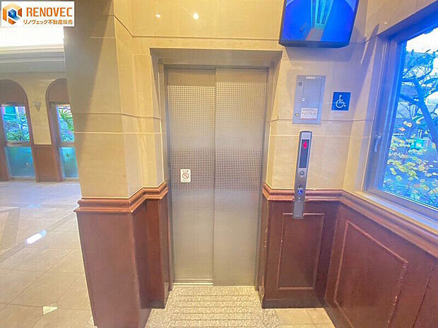 【エレベーター】◆エレベーター内の様子の分かる防犯カメラ付きのエレベーターなのでセキュリティー的に安心ですね！
