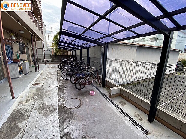【自転車置場】◆屋根があるので雨から自転車を守ります◆通学・通勤に便利な駐輪場です◆ルールを守ってキレイに駐輪しましょう◆まずは、ご内覧下さい！ご連絡お待ちしております！