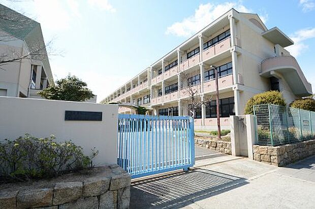 【小学校】神戸市立六甲アイランド小学校まで376ｍ