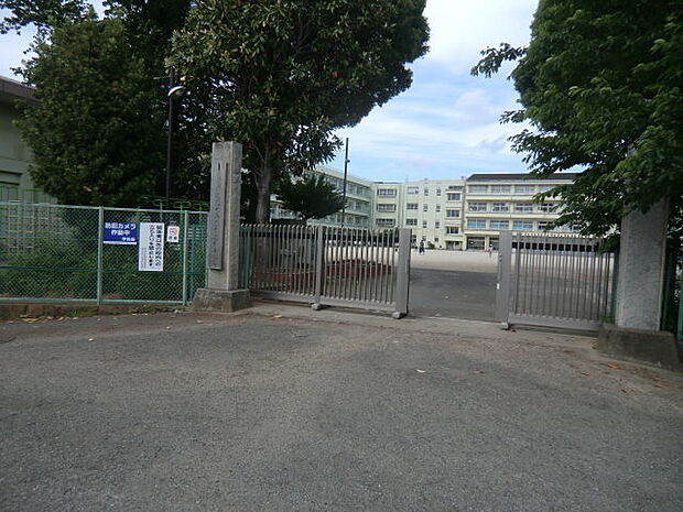 南毛利小学校