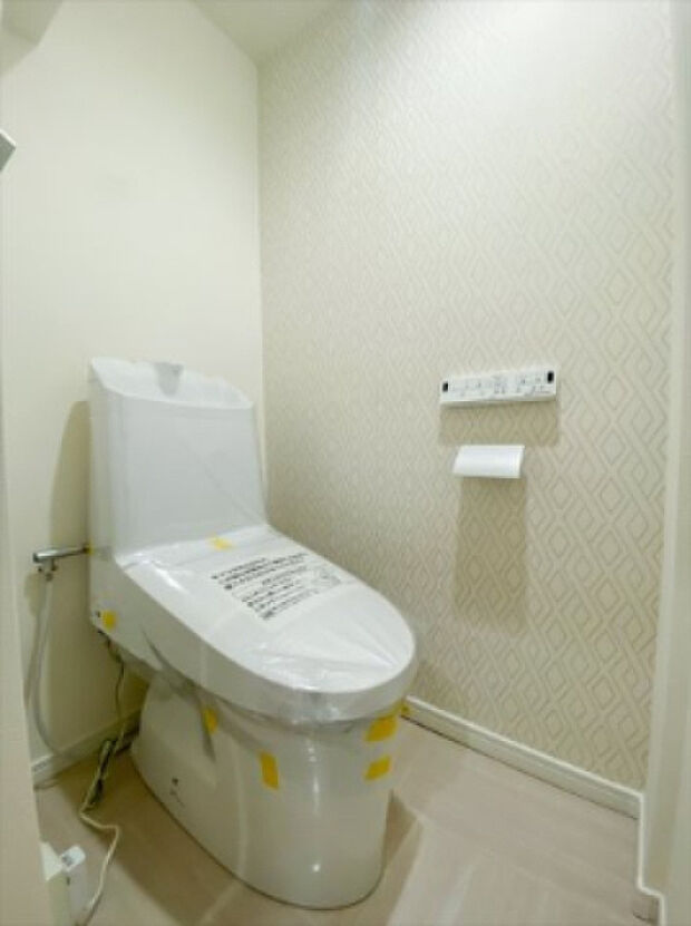 温水洗浄機能付き暖房便座トイレ