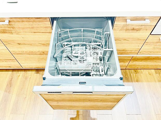 食器洗浄機はお料理をする方の心強い味方です。手洗いの手間暇も軽減できて家事も楽になります。