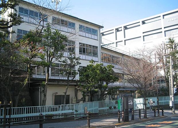 千代田区立富士見小学校