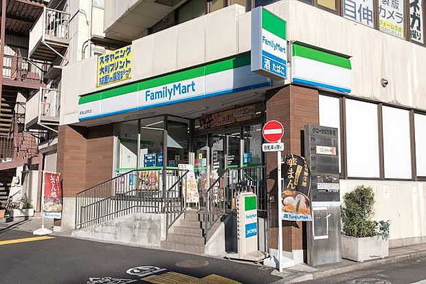 ファミリーマート新宿山吹町店