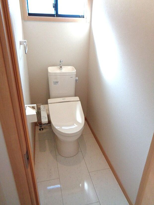 トイレは1階と2階にあります。
