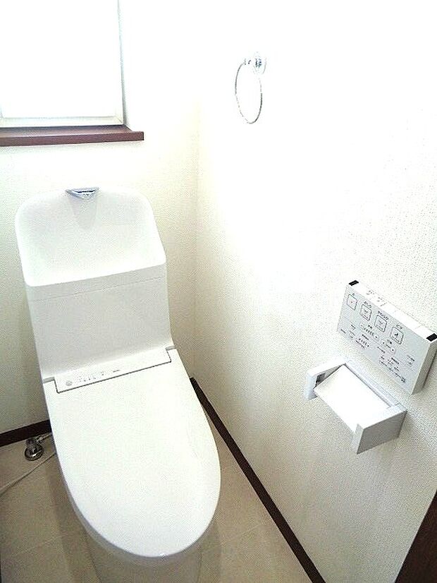 2Fトイレ！温水洗浄便座。