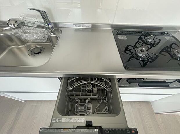 キッチンには食洗器がついているので、家事の時短にもなります！