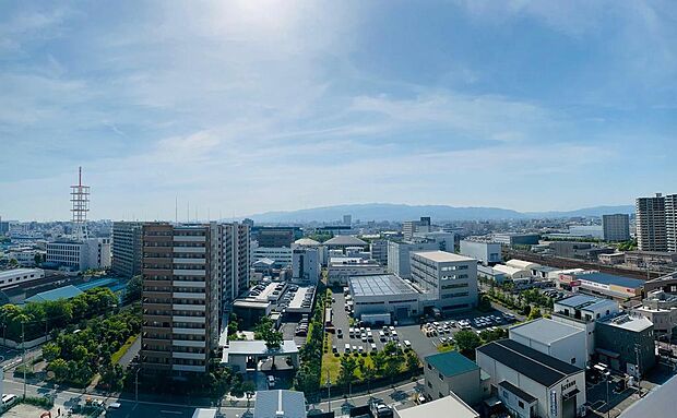 【バルコニーからの眺望】六甲山まで見渡せます（2024年5月17日撮影）
