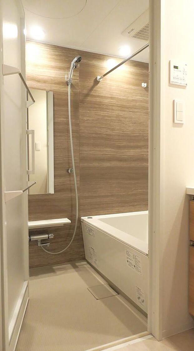 1216サイズの浴室は、換気乾燥、オートバス機能付き