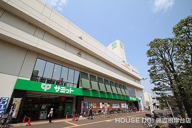 志木ニュータウン鹿島ビル（サミット 柳瀬川駅前店 など） 1F：サミット 柳瀬川駅前店2F：衣料館　コルモピア3F：100円ショップ　シルク3F：柳瀬川駅前歯科クリニック 720m