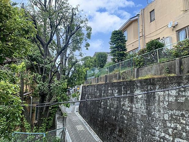 文京区稔景観賞受賞の風情ある鷺坂（さぎざか）がお部屋から望めます♪