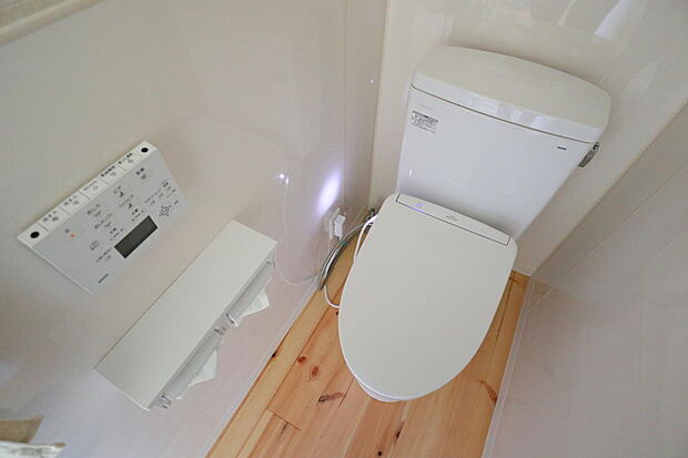温水洗浄暖房便座薄型手洗い器完のトイレです。