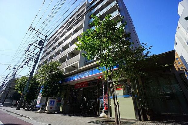 ローソン三鷹駅南店 徒歩2分。 110m