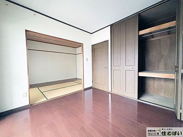 2階洋室と和室はつなげてひとつの広々空間として使用する事ができます♪収納スペースも各居室に設けられておりますのでお荷物もしっかりと片付きます！