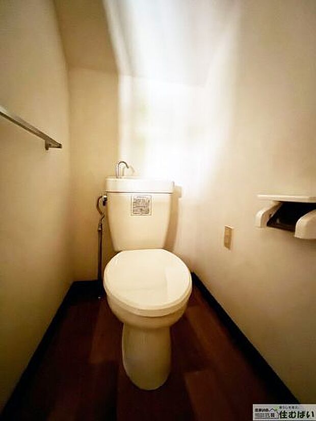 トイレは各階1ヶ所ずつに設けられています♪気になる箇所のリフォーム等も承っておりますのでお気軽にお問合せ下さいませ☆