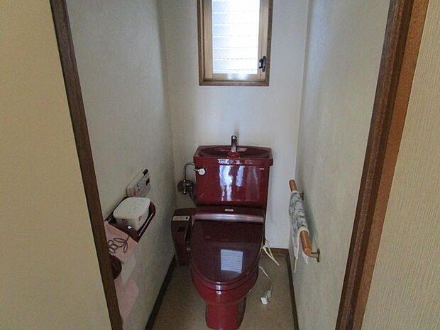 １階トイレ。ウォシュレット付です