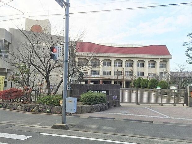 福岡市立横手小学校 330m