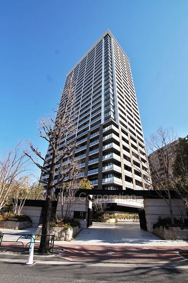             グランドメゾン白金の社ザ・タワー27階
  