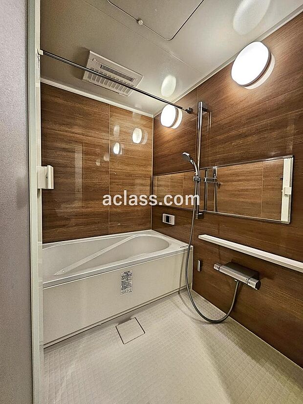 浴室は1418サイズで広さに余裕があります。