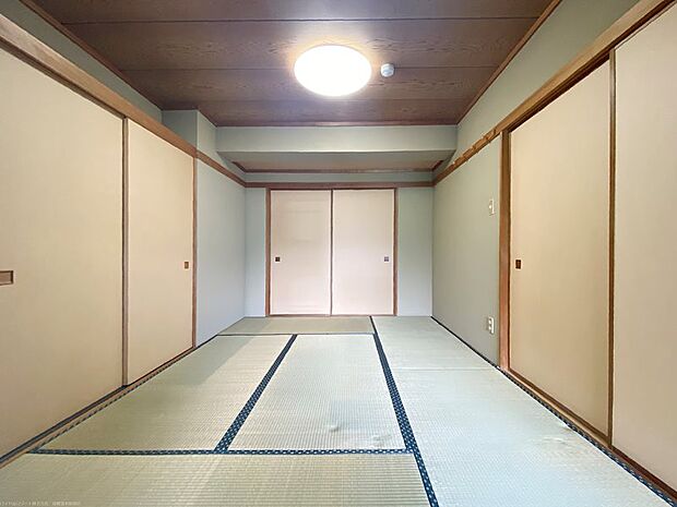 和室の床の間スペースをクローゼットに変更のリフォームがされており、収納に困ることはなさそうです。