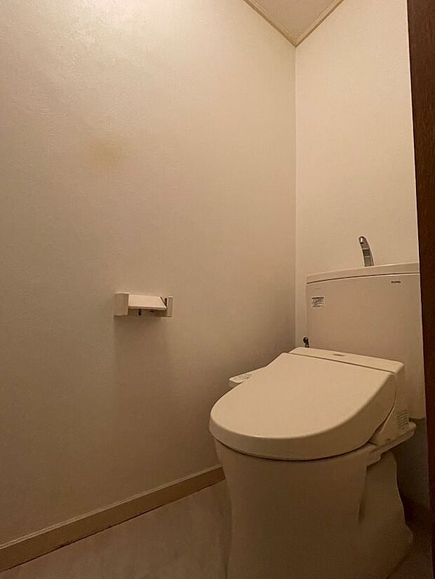 トイレはウォシュレットが設置してあります。