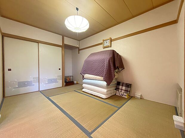 和室は約6畳。畳と襖は2019年に交換されています。